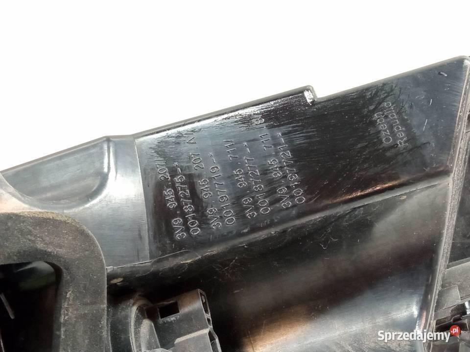 LAMPA TYŁ LEWA EUROPA KOMBI 3V9945207 Skoda Lampy tylne