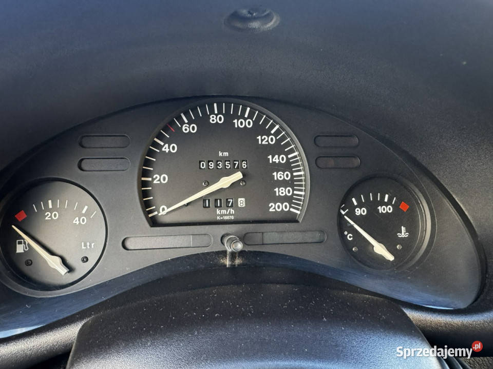 Opel Corsa prawdziwy klasyk samochód 1 Gdów