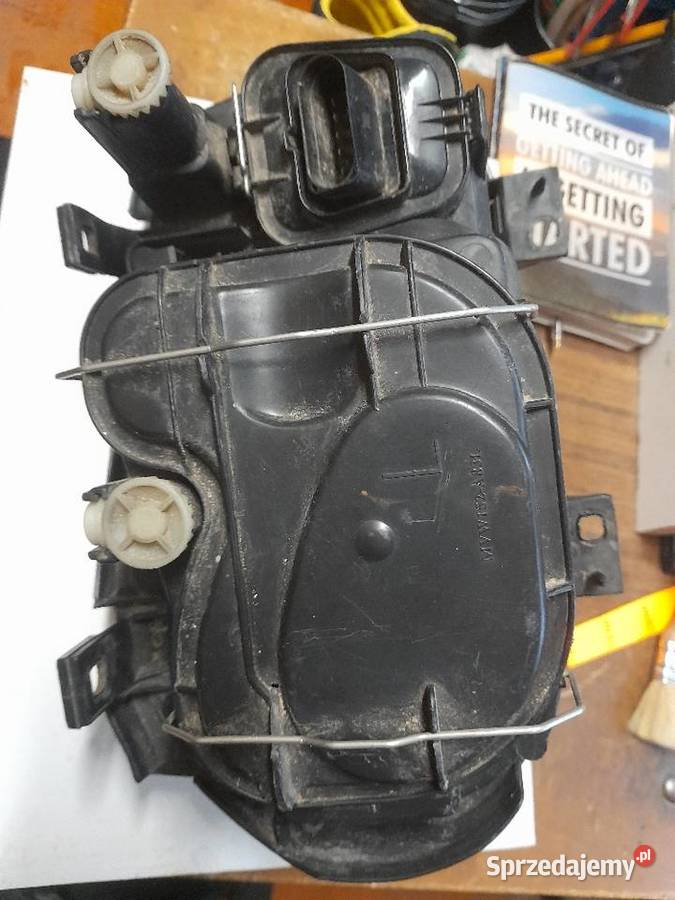 Lampy reflektory przednie ringi golf 4 Częstoborowice sprzedam