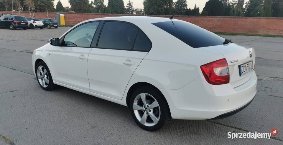 SUPER STAN SKODA RAPID 2013r 12BENZ 105 6 BIEGÓW kurtyny powietrzne Rapid