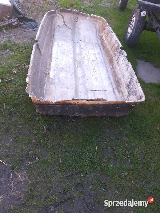 Łódka plaskodenna 260110 do remontu sprzedam