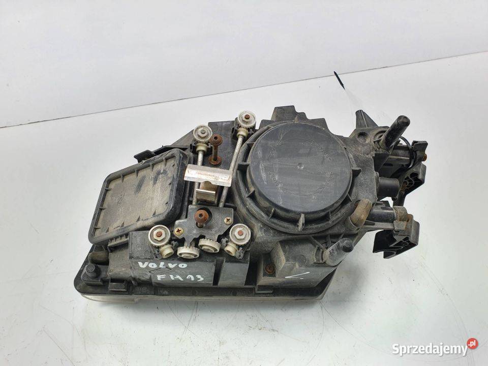LAMPA LEWA PRZÓD VOLVO FH 4XT Lipno