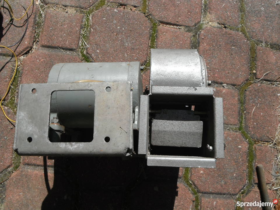 Silnik DT75W z dmuchawą 2800 obrmin 220V 04A Części i akcesoria Chlewiska