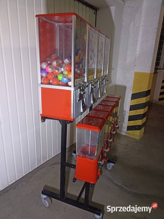 Automat do sprzedaży zabawek i pamiątek w Kołobrzeg