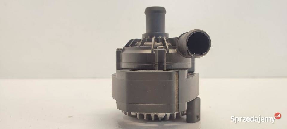 CUPRA FORMENTOR POMPKA WODY 04L965567C osobowe dolnośląskie