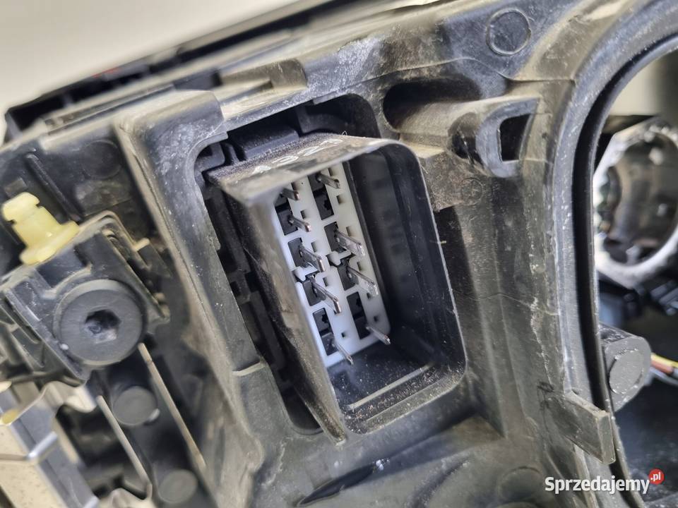 LAMPA PRAWA Volvo S40 II V50 LIFT PRZEDNIA prawy Lampy przednie Chełm