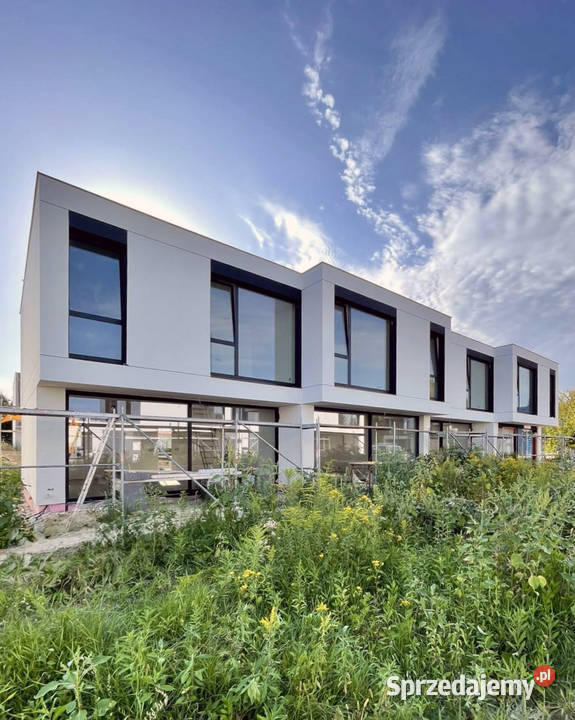 Nowy dom w otoczeniu zieleni idealny rodziny mazowieckie