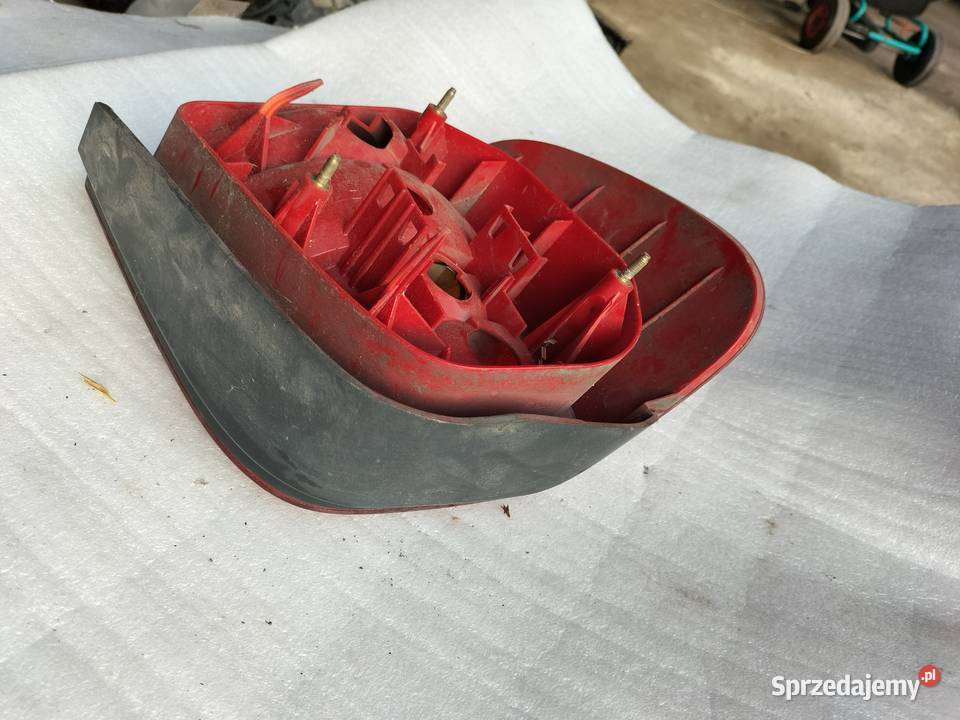 czerwona LAMPA PRAWA TYŁ POLO 6N Kamień-Kolonia