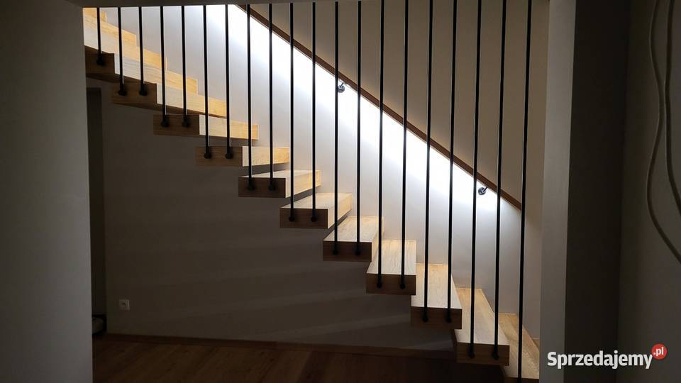 Schody półkowe wspornikowe schody drewniane Bełchatów