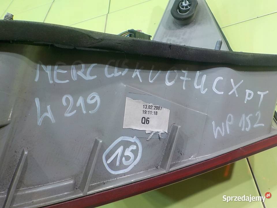 MERCEDES CLS W219 30 CDI 07r 5D lampa prawa tyl