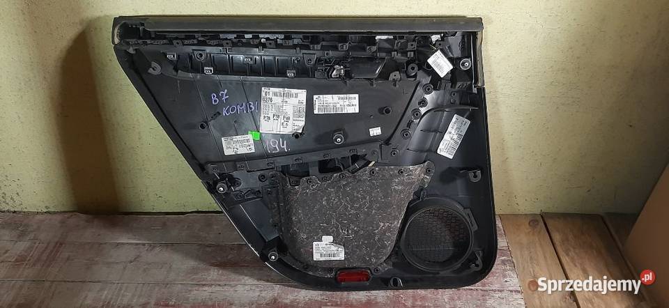 Boczek tapicerka drzwi prawy tył VW Passat B7 Włoszczowa