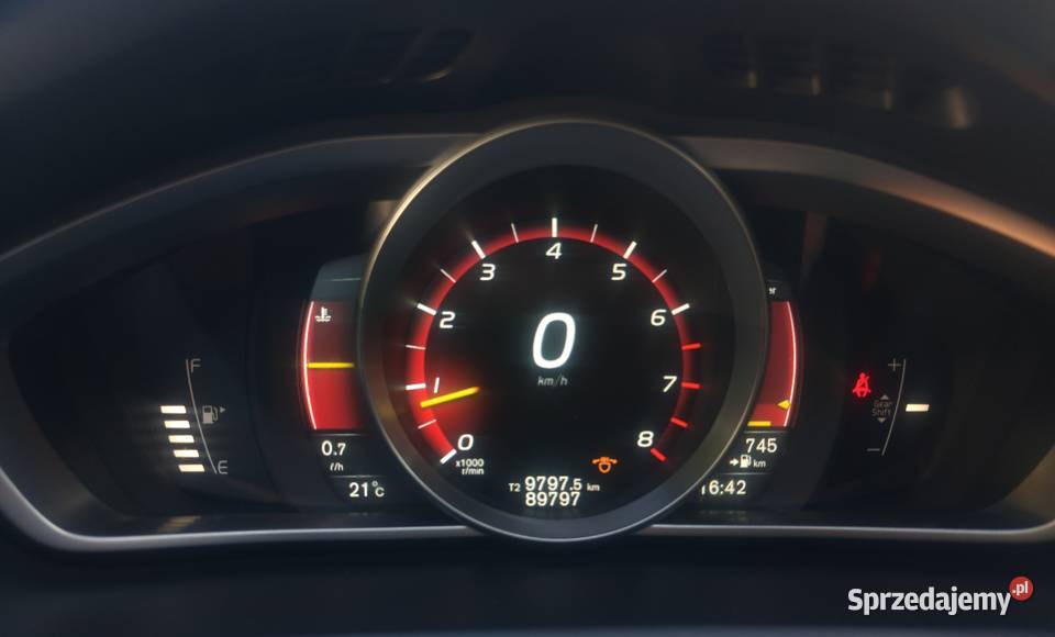 Volvo V40 II T2 wersja Momentum niski przebieg dolnośląskie Lubań sprzedam