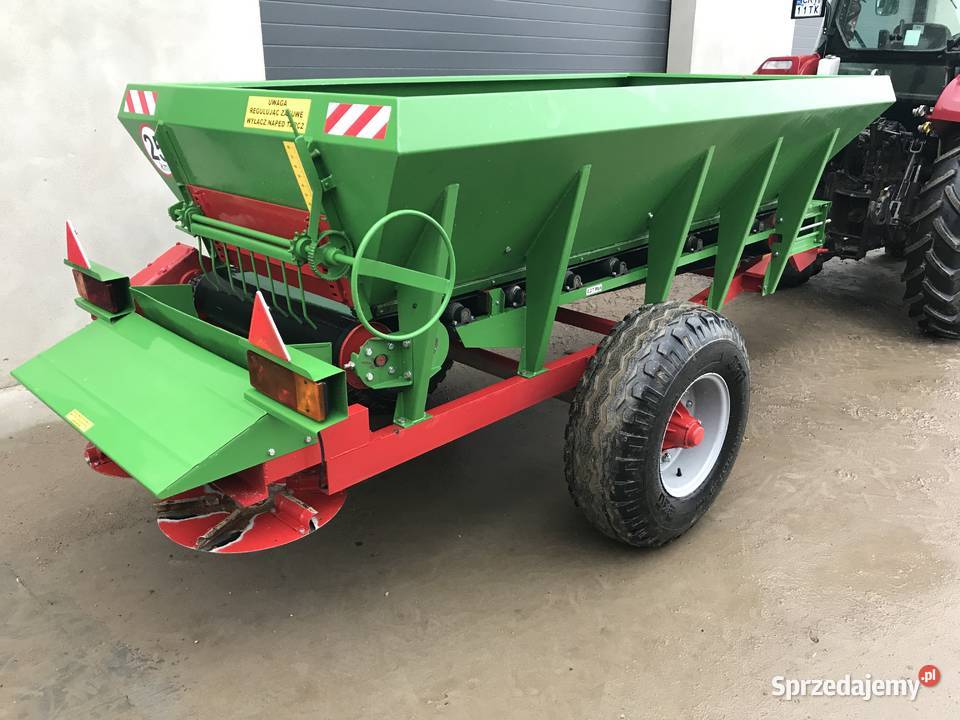 Rozsiewacz wapna nawozu Piast RCW3 Długie