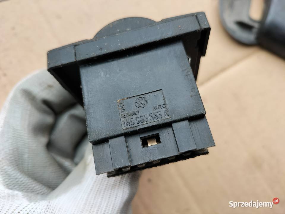 VW GOLF III MK3 PRZEŁĄCZNIK PODGRZEWANIA FOTELI lubelskie Kamień-Kolonia