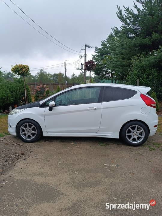Ford Fiesta Mk 7 16 LPG 2010r biały Garwolin