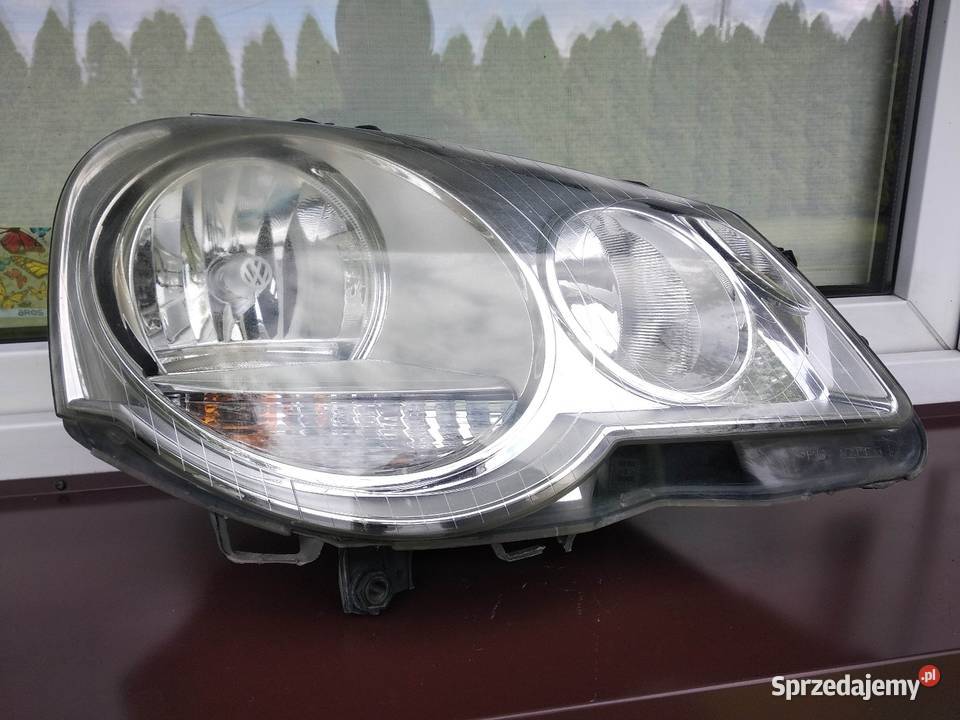 VW Polo 9N LIFT FL lampa przednia prawa Sieradz