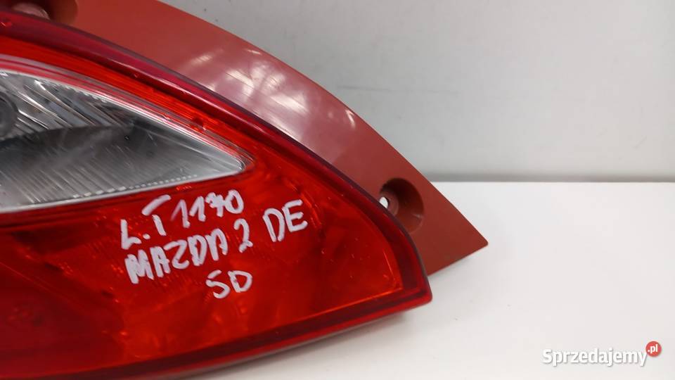 MAZDA 2 DE HB LAMPA TYŁ LEWA osobowe Światła stop Zbierkowo sprzedam