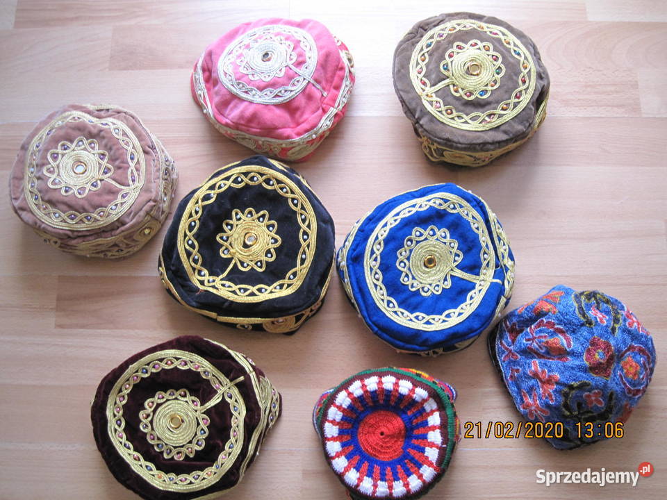 czapeczki nakrycia glowy z różnych krajow świata Wrocław