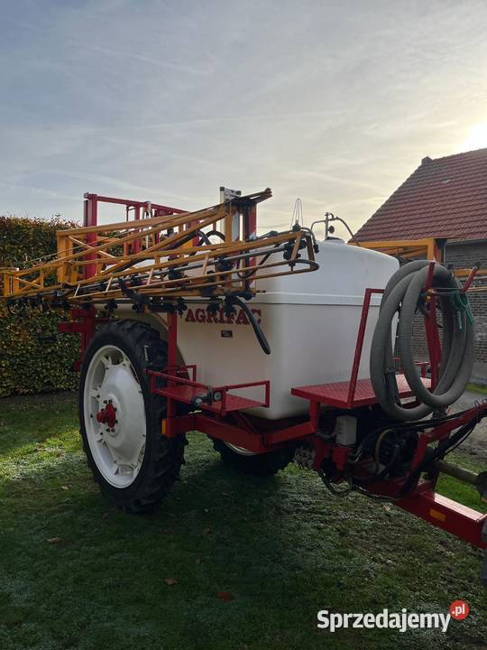 Opryskiwacz 2000l 24m ładny stan agrifac Mgoszcz sprzedam