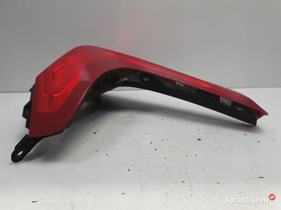 Volvo V40 II 1216r TYLNIA TYLNA LAMPA PRAWA osobowe Lampy tylne Janów