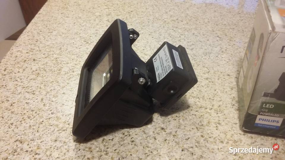 Naświetlacz LED Massive FES 175213010 NOWY sprzedam