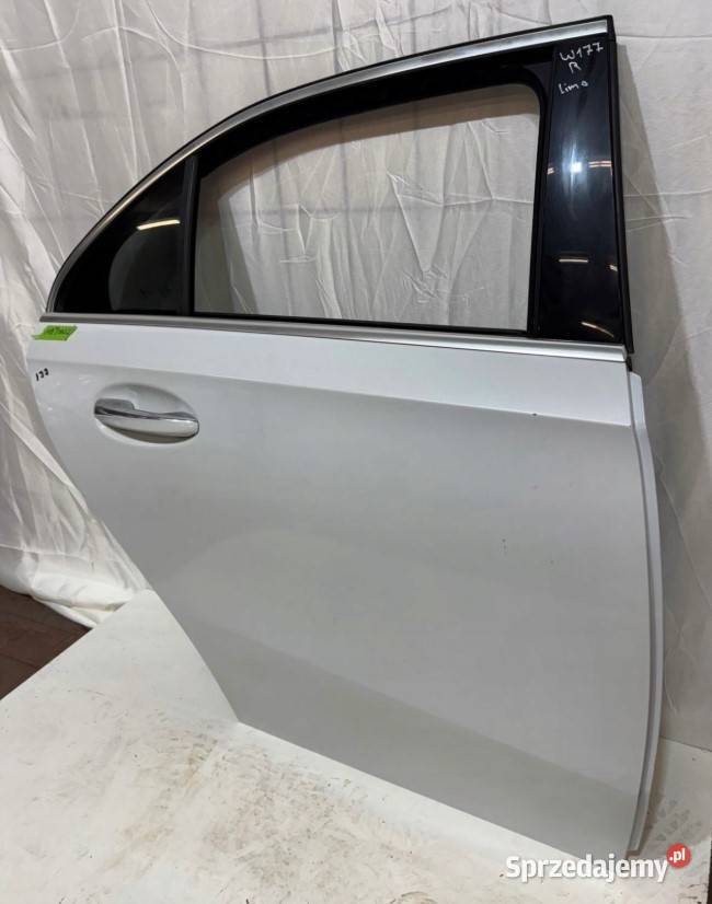 MERCEDES A KLASA W177 SEDAN LIMUZYNA DRZWI TYLNE Konin sprzedam