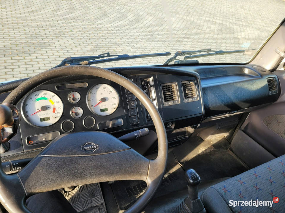 Nissan Atleon Ćmińsk