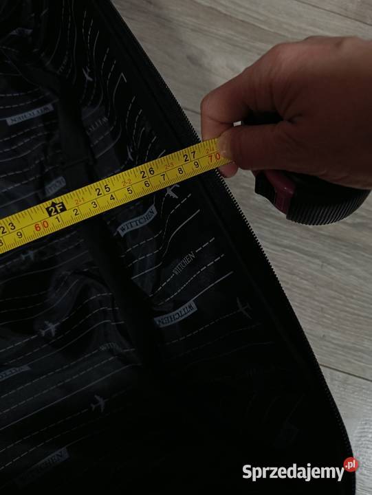 duża walizka Wittchen w kolorze bordowym