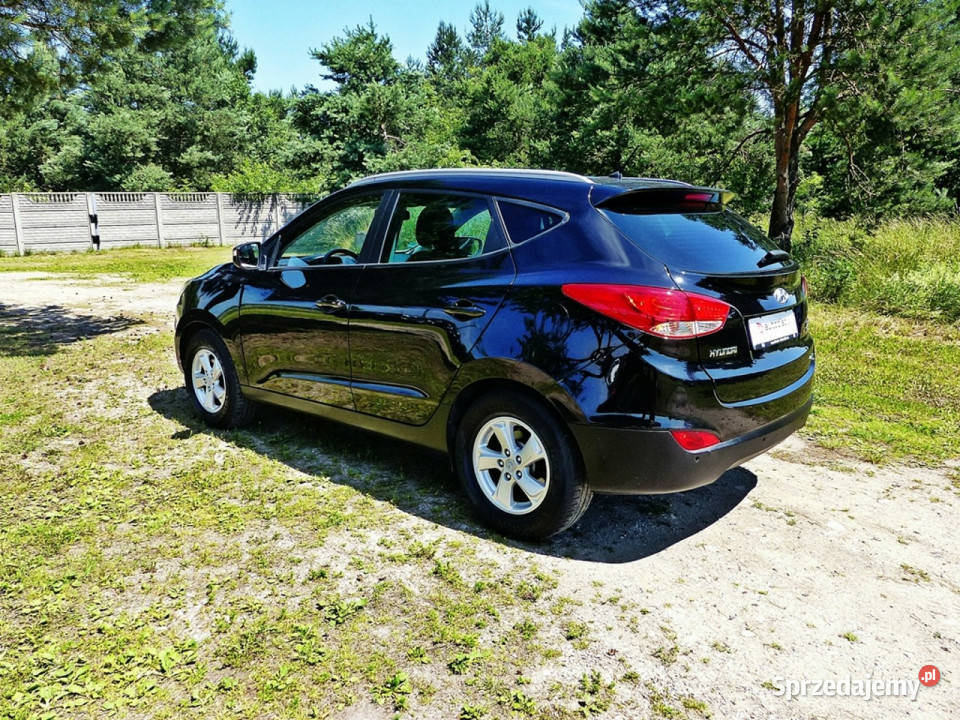 Hyundai ix35 20 CRDI 4x4ClimatronicPółSkóraPełna wielofunkcyjna kierownica