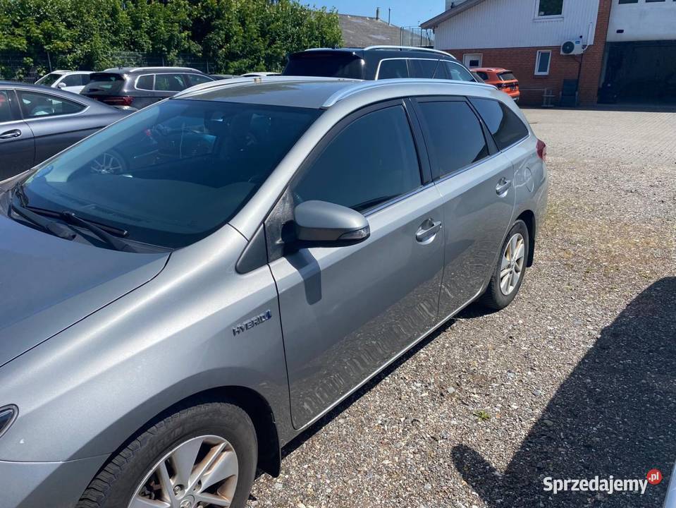 Toyota Auris 2 kombi 18 VVTi Hybryd Strart aluminiowe felgi Pieszyce sprzedam