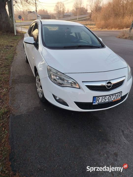 Opel Astra J Bączal Dolny