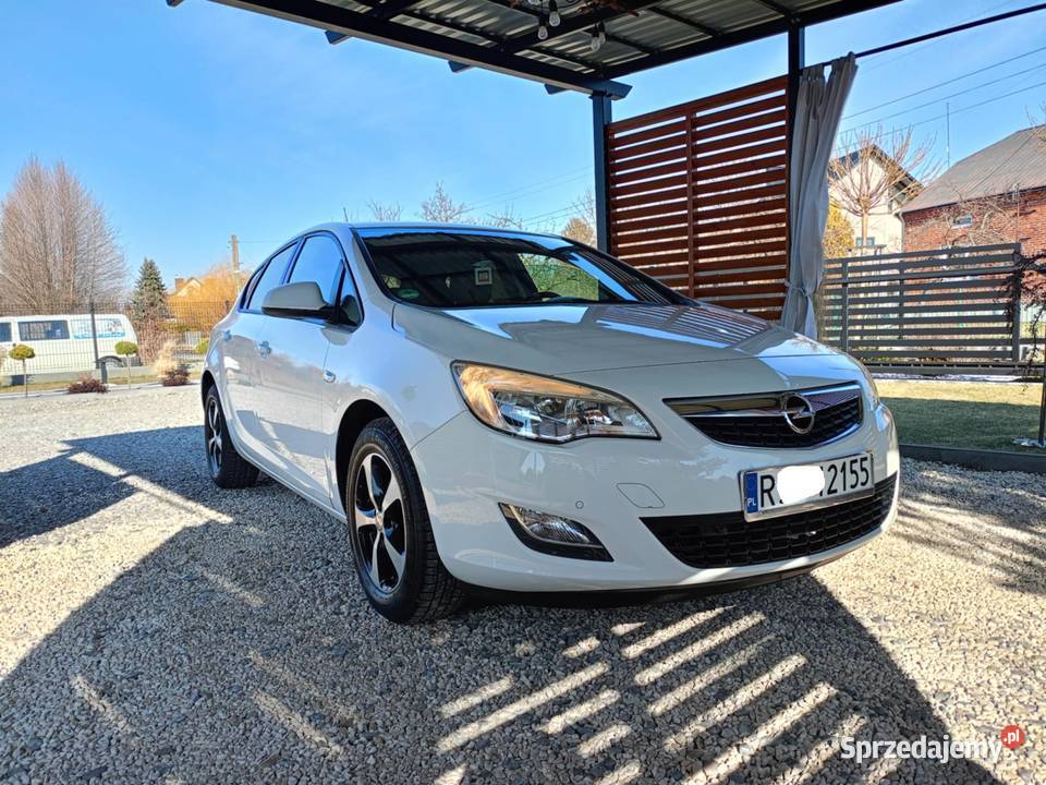 Opel Astra J sprowadzona i zarejestrowana w Astra podkarpackie Rakszawa