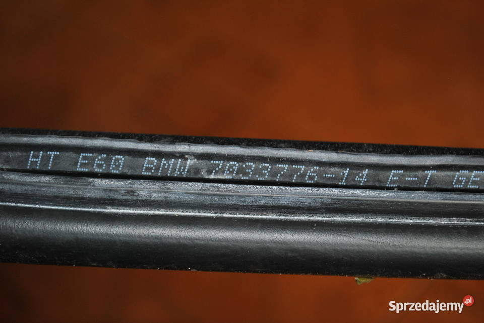 Uszczelka dzrwi prawy tył BMW E60 elementy wygłuszające Poręba