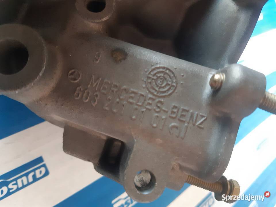 Obudowa termostaru podstawa pompy wody Mercedes