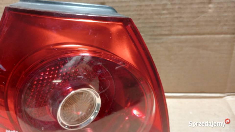 VW GOLF V HB LAMPA TYŁ LEWA Zbierkowo