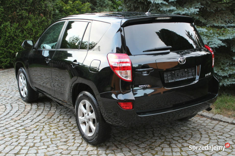 Toyota RAV4 Benzyna 158 Przebieg 120 Opłacony Rok produkcji 2011 Lubań