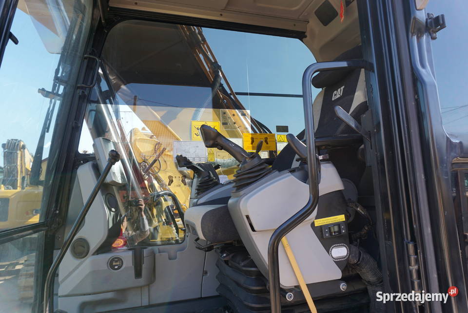 Koparka gąsienicowa CAT 320 FL 2017 Rok produkcji 2017 Jeziorko