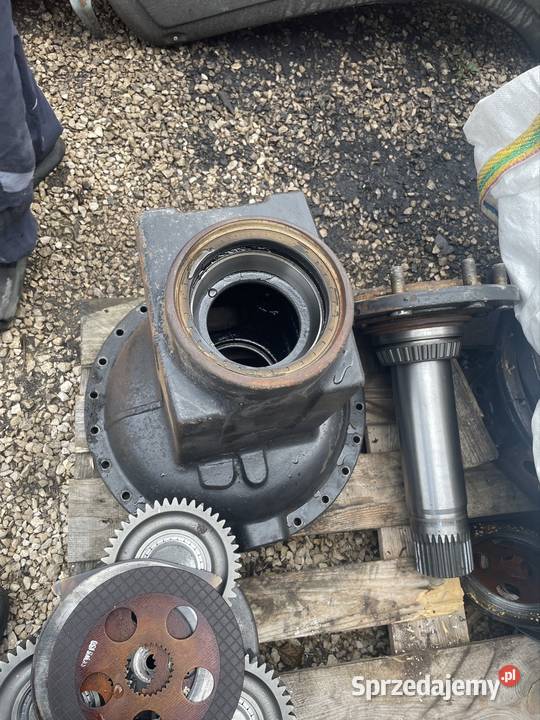 Zwolnica tylna Valtra 130190 kompletna 100 Opoczno sprzedam