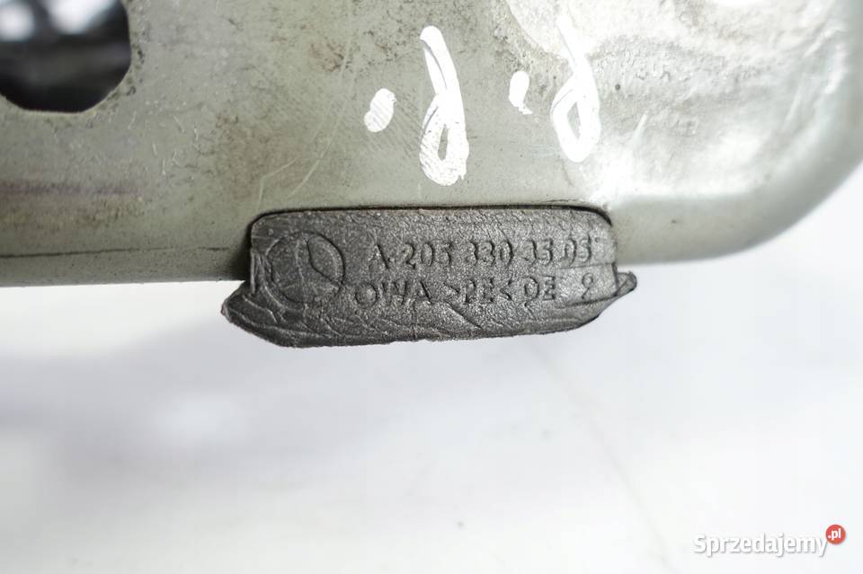 Mercedes W238 coupe ZAWIAS PRZEDNIEJ MASKI prawy sprzedam