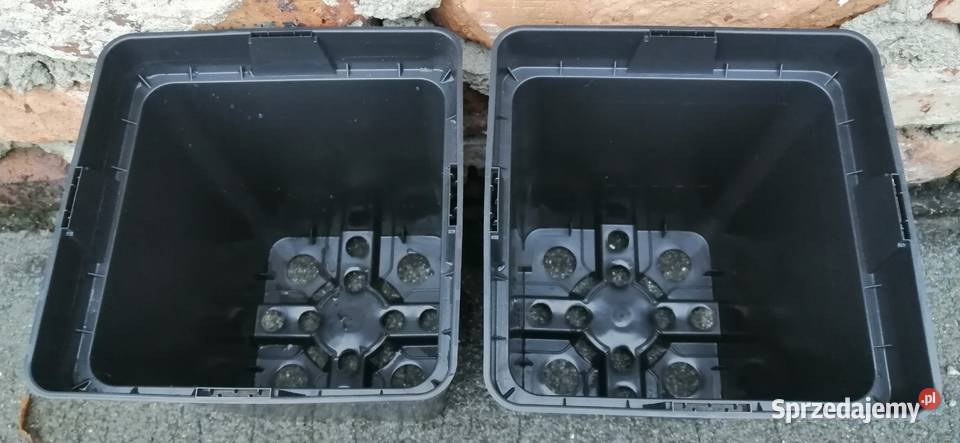 Doniczki P18 wysokie 5L 1 18x18x215 czarne Siewierz