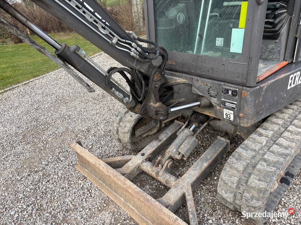Minikoparka Volvo ECR25D Gąsiennice Koparki Warszawa