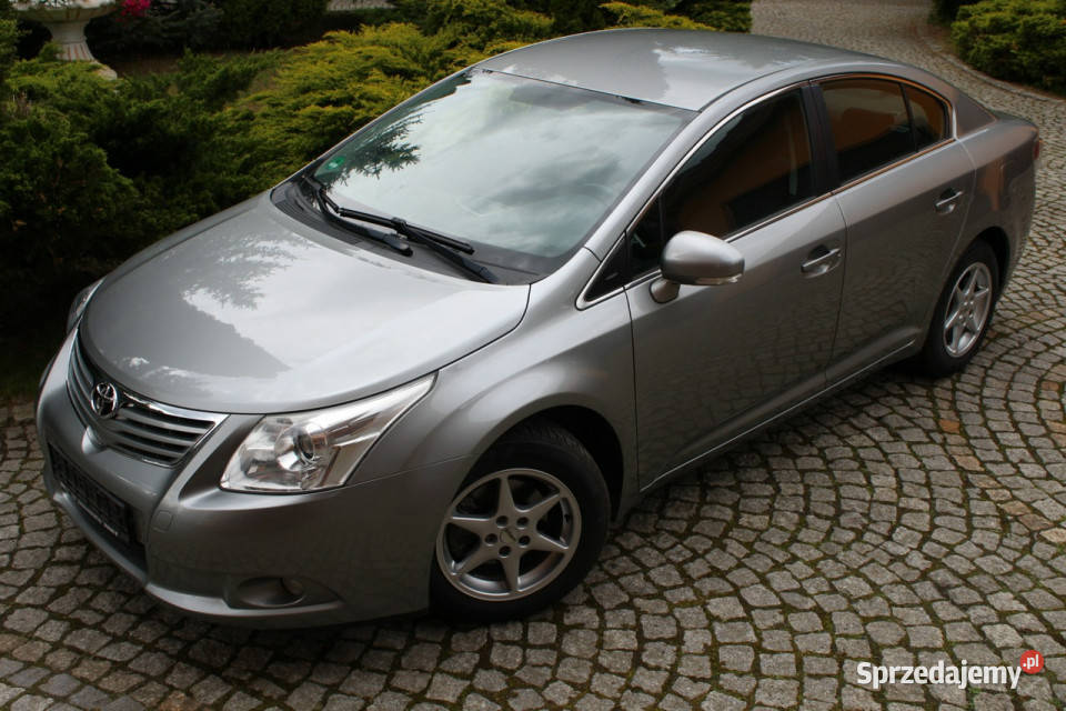 Toyota Avensis 147 Benzyna Przebieg 96 Sedan III manualna Lubań