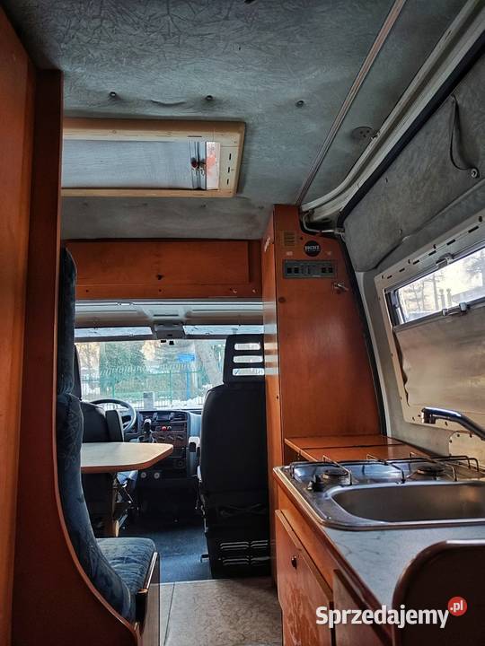 Kampervan Peugeot Boxer 25 TDI 107 koni Rok produkcji 2001 Kampery małopolskie Kraków