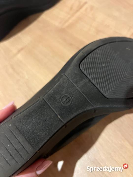 Butki obcasy na lekkie koturnie 41