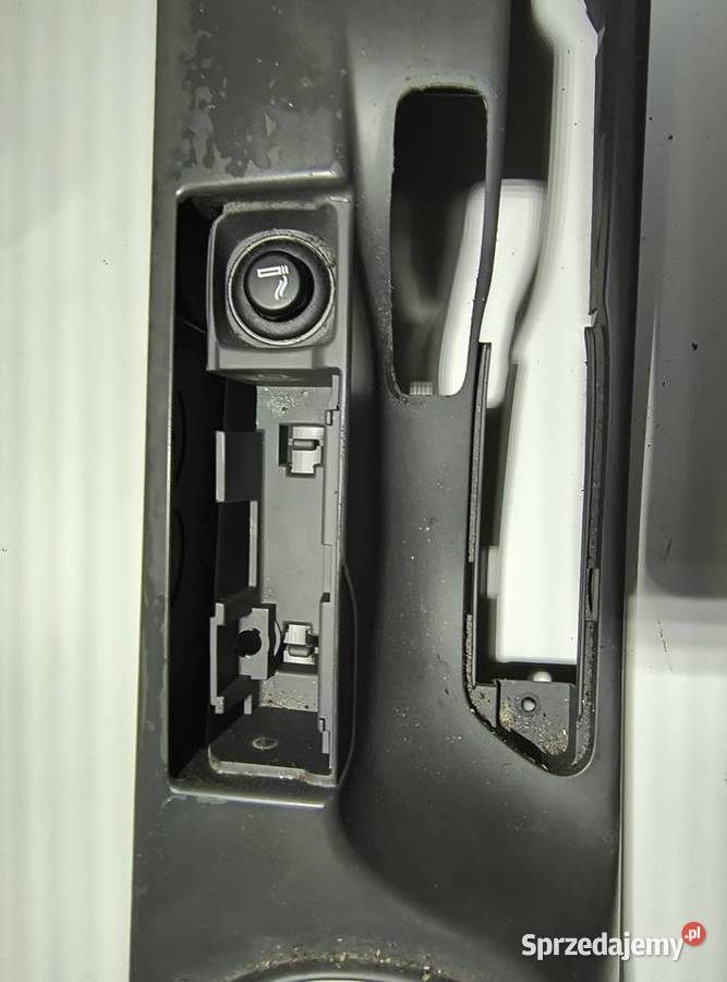 Tunel środkowy konsola podlokitnik 9872 lift osobowe świętokrzyskie Bieliny sprzedam