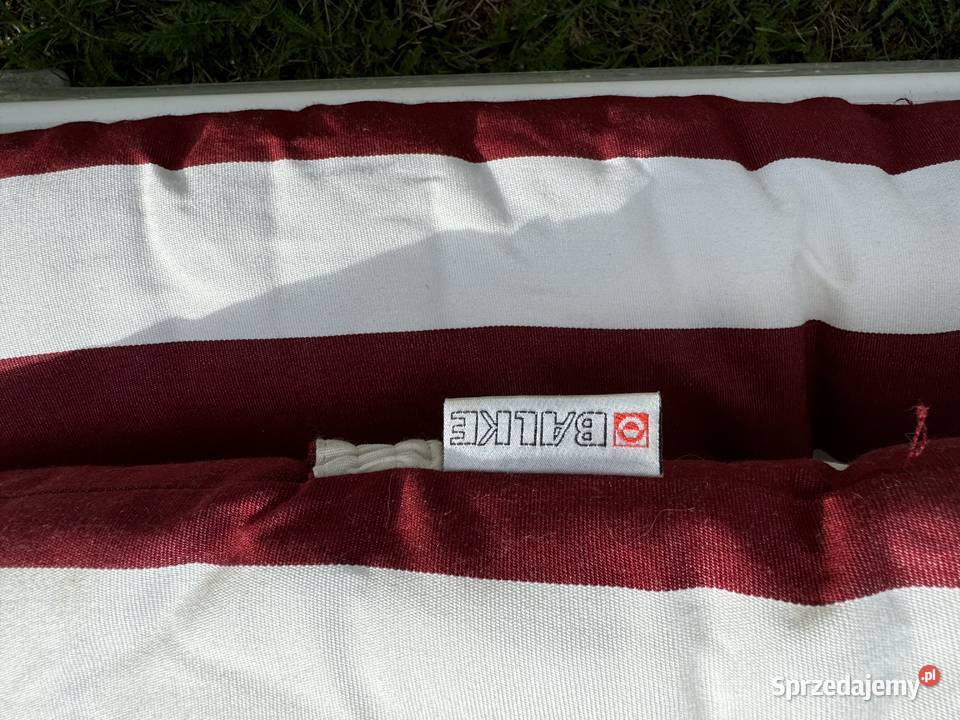 Materacyk w pasy biało bordowy na leżak długi