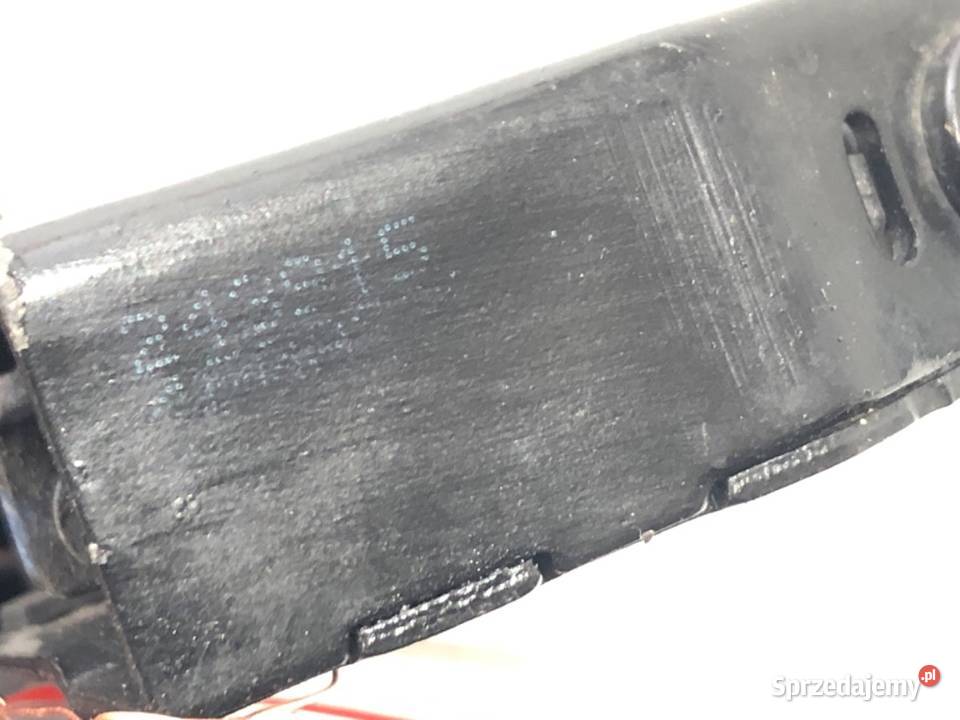 ZAMEK MASKI PRAWY AUDI A6 C7 SedanLimuzyna 1018