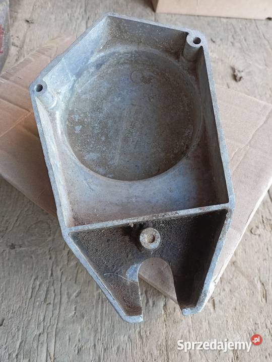 Dekiel pokrywa zapłonu lewy Dezamet 017 komar Pokrywy i osłony silnika