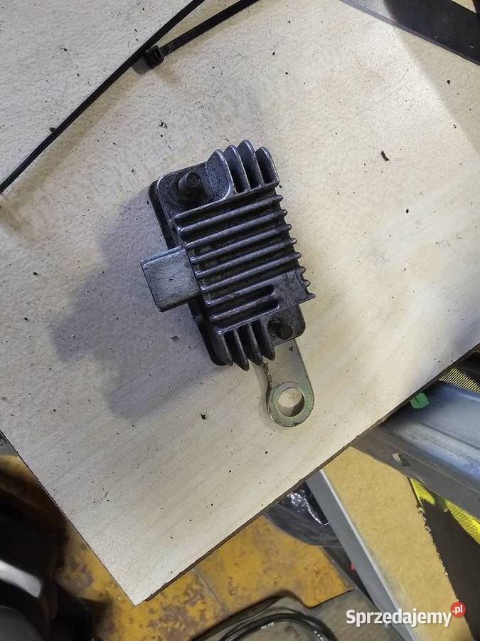 Yamaha DT 80 MX regulator napięcia przekaźnik