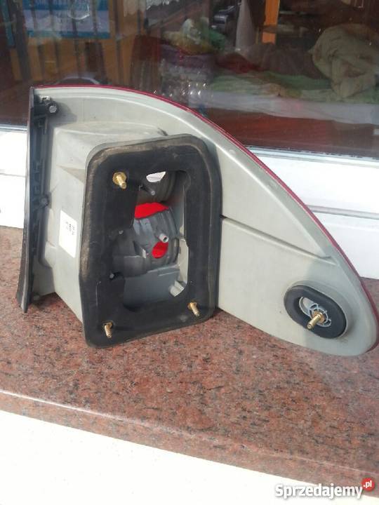 lampa tylna lewa mersedes w 211